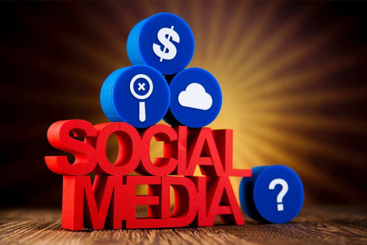 SOCIAL MEDIA MARKETING FOR FINANCIAL PROFESSIONALS